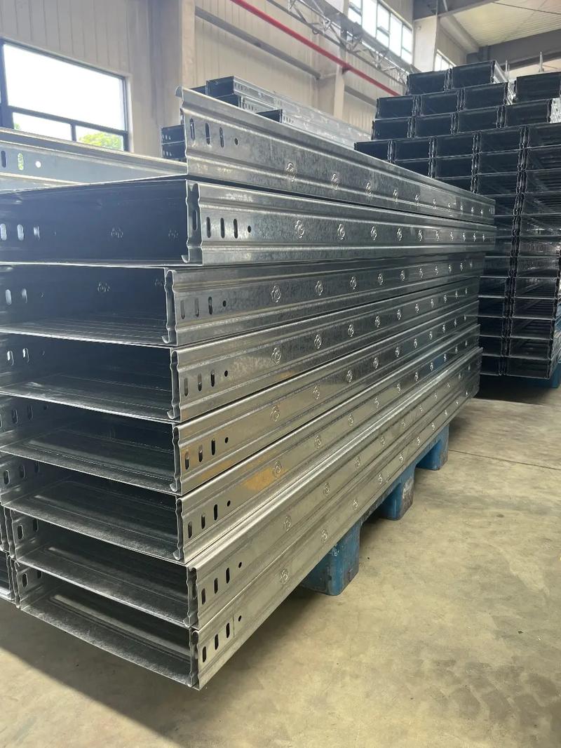 槽式橋架鍍鋅線槽的安裝規(guī)范與維護(hù)保養(yǎng)要點(diǎn)